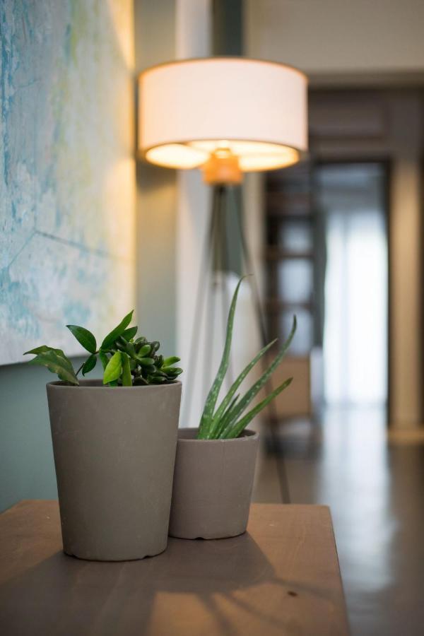 Soho Apartments By Olala Homes Athena Bagian luar foto