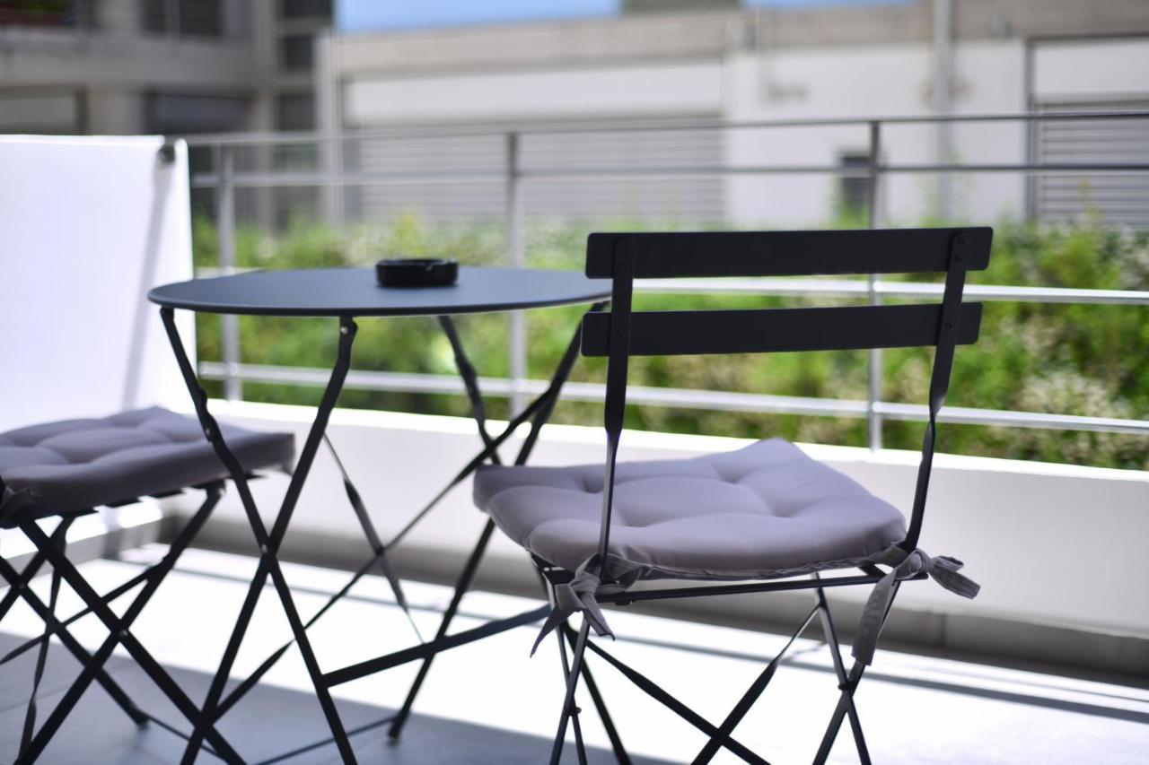 Soho Apartments By Olala Homes Athena Bagian luar foto